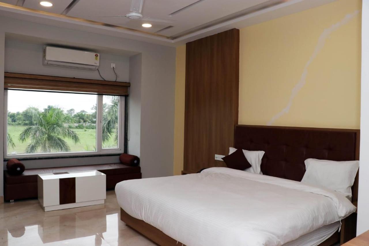 Hotel Savitri Signature Narsinghpur 외부 사진