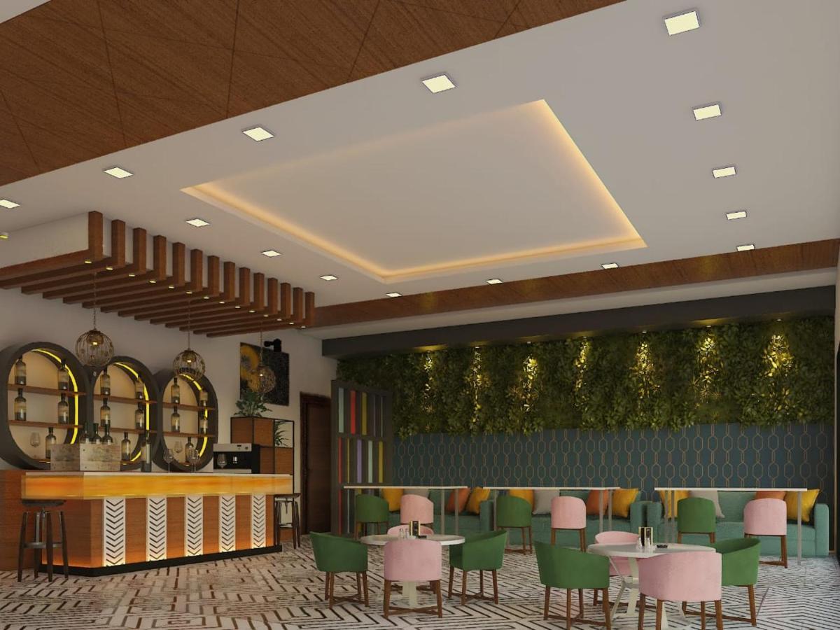 Hotel Savitri Signature Narsinghpur 외부 사진